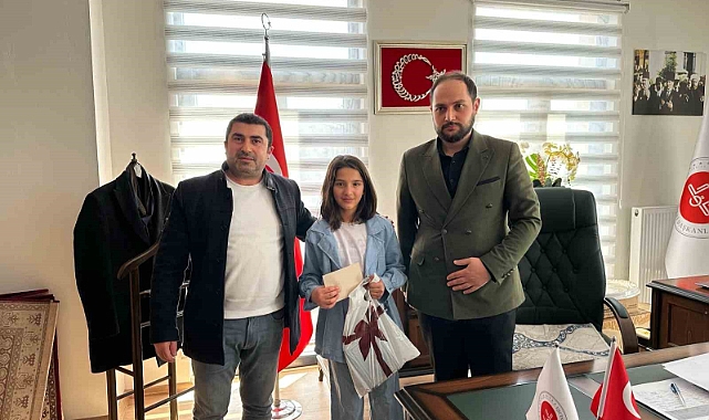 Bitlis Tatvan'da ortaokul öğrencileri arası şiir okuma yarışması