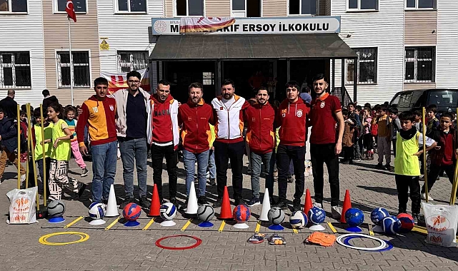 Bitlis Tatvan'da Ultra Aslan öğrencilere anlamlı destek