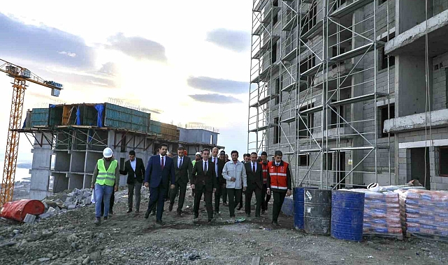 Bitlis Valisi Ahmet Karakaya, Ahıska Türkleri için yapılan konutlarda incelemede bulundu