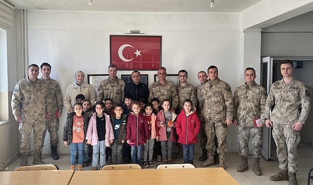 Bitlisli minik öğrencilerden duygulandıran ziyaret