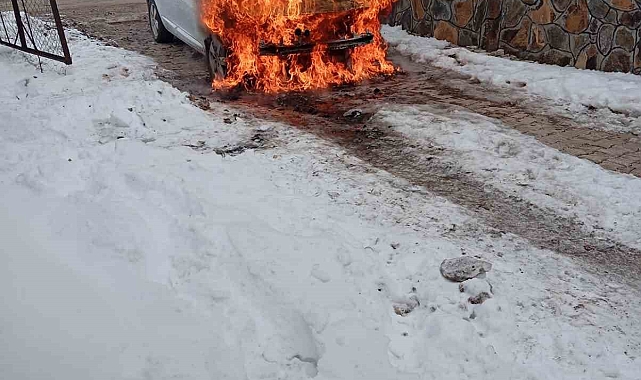 Depoyu ısıtmak isterken aracını yaktı