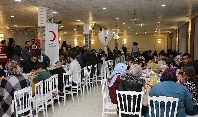 Dünya Yetimler Günü Dolayısıyla Erciş'te İftar Programı Düzenlendi