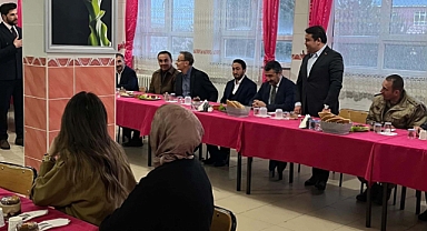 Eleşkirt’te “İftarda Konuşalım” projesi ile eğitimciler öğrencilerle bir araya geldi