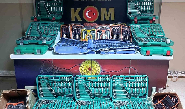 Erzincan İl Emniyet Müdürlüğü KOM ekipleri çok sayıda kaçak ürün ele geçirdi
