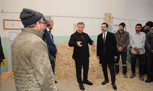 Erzincan Refahiye'de arı kovanı çıtası üretim atölyesi açıldı