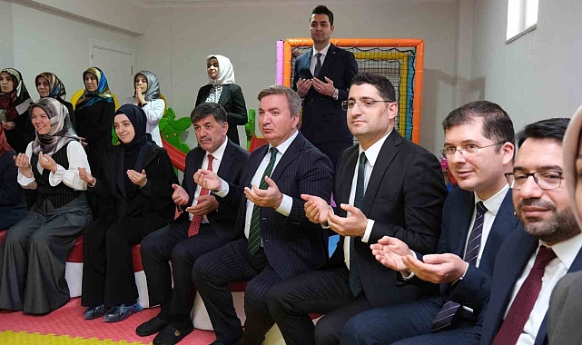 Erzincan Valisi Hamza Aydoğdu tekne orucu tutan miniklerle iftarda bir araya geldi