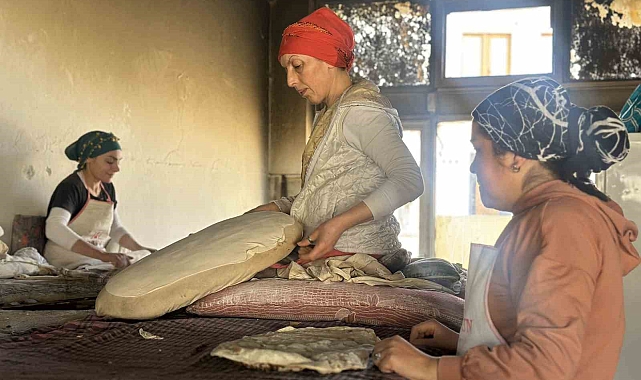 Erzincan'da dağ köyünden çıkıp açtığı fırında tandır ekmeği yaparak patron oldu