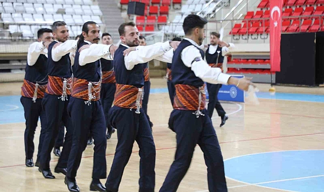 Erzincan'da Halk Oyunları İl Birinciliği müsabakaları yapıldı