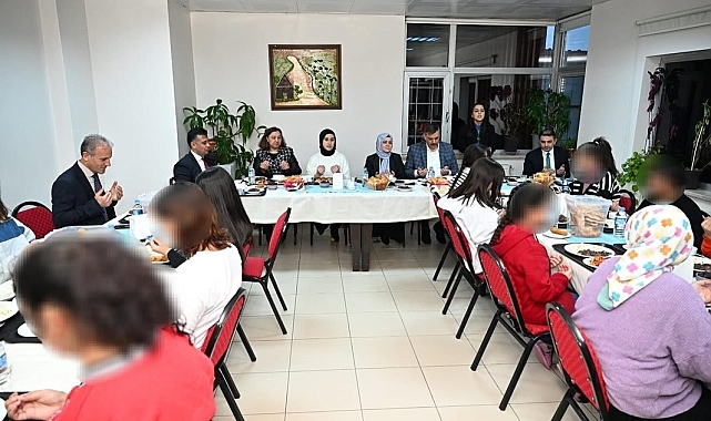 Erzurum Valisi Mustafa Çiftçi çocuklarla iftar sofrasında buluştu