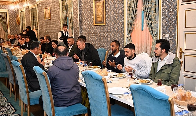 Erzurum Valisi Mustafa Çiftçi Kerküklü öğrencilerle iftar yaptılar