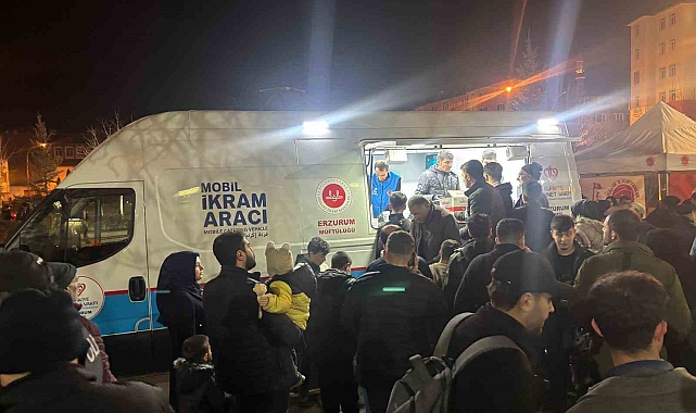 Erzurum'da Kadir Gecesinde dualar semaya yükseldi