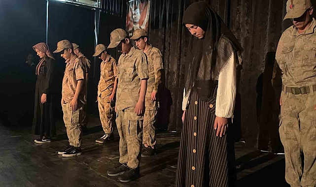 Muş Malazgirt'te 18 Mart Şehitleri Anma Günü ve Çanakkale Zaferi'nin Yıldönümü