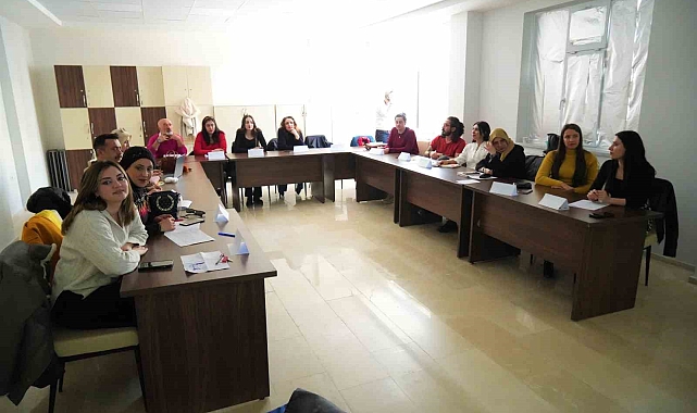 Muş'ta doğaseverlere ilk yardım eğitimi verildi