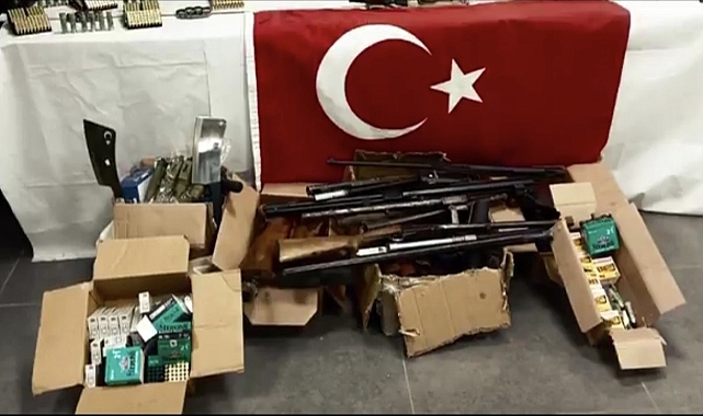 Muş'un Malazgirt ilçesinde silah ve mühimmat ele geçirildi