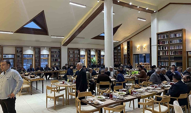Muş'un Malazgirtli muhtarları iftar yemeğinde bir araya geldi
