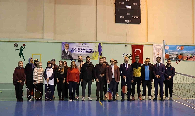 Oltu'da kort tenisi heyecanı
