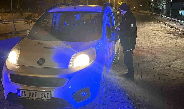 Polis Patnos Meslek Yüksek Okulu önündeki asayiş uygulamalarına devam ediyor