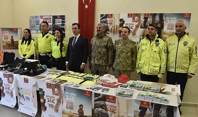 Polisten motosiklet sürücülerine güvenli sürüş semineri düzenlendi