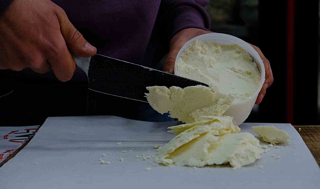 Sahur sofralarının vazgeçilmezi Erzincan'ın tulum peyniri