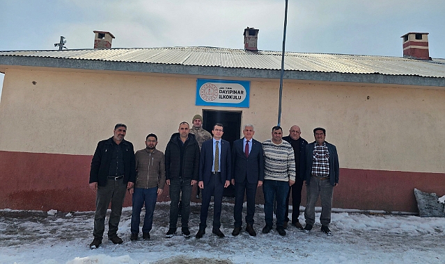 Tutak Kaymakamı Erkan Adıbelli, muhtarlarla bir araya geldi
