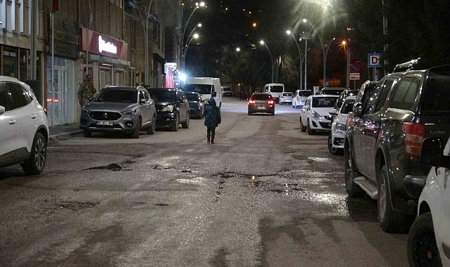 Van-Bahçesaray yolu ulaşıma açıldı