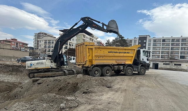 Van Büyükşehir Belediyesi kaçak hafriyat dökümüne göz açtırmıyor