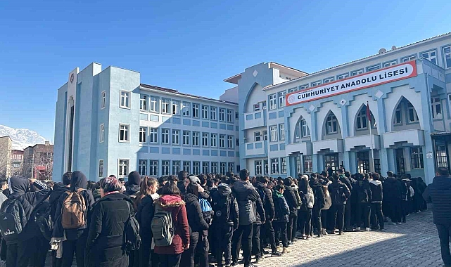 Van Cumhuriyet Anadolu Lisesi'nde acı kayıp: Tarih Öğretmeni Rukiye Saklı vefat etti