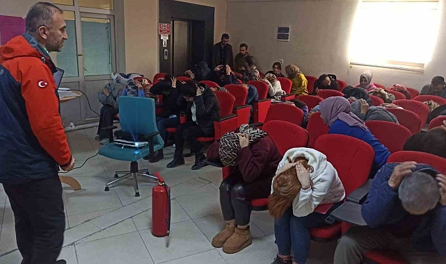 Van Tuşba Sağlık Müdürlüğü çalışanlarına afet eğitimi