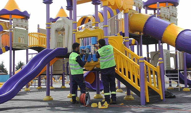 Van'da parklar bahara hazırlanıyor