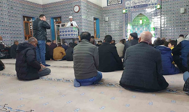Van'ın Başkale ilçesinde Kadir Gecesi dualarla idrak edildi