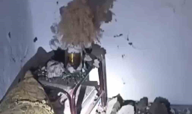 Yüksekova'da yaşanan deprem sonrası evlerde çatlaklar meydana geldi