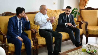 Ailcevaz İlçe Kaymakamı Nurhalil Özçelik’ten şehit ve gazi ailelerine bayram ziyareti