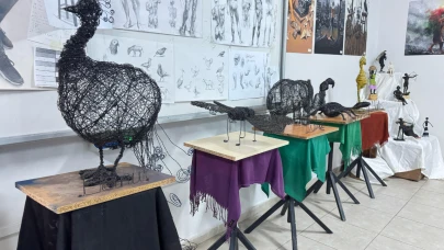 Ağrı’da öğrenciler, teli işleyerek sanat eserine dönüştürüyor (Videolu Haber)