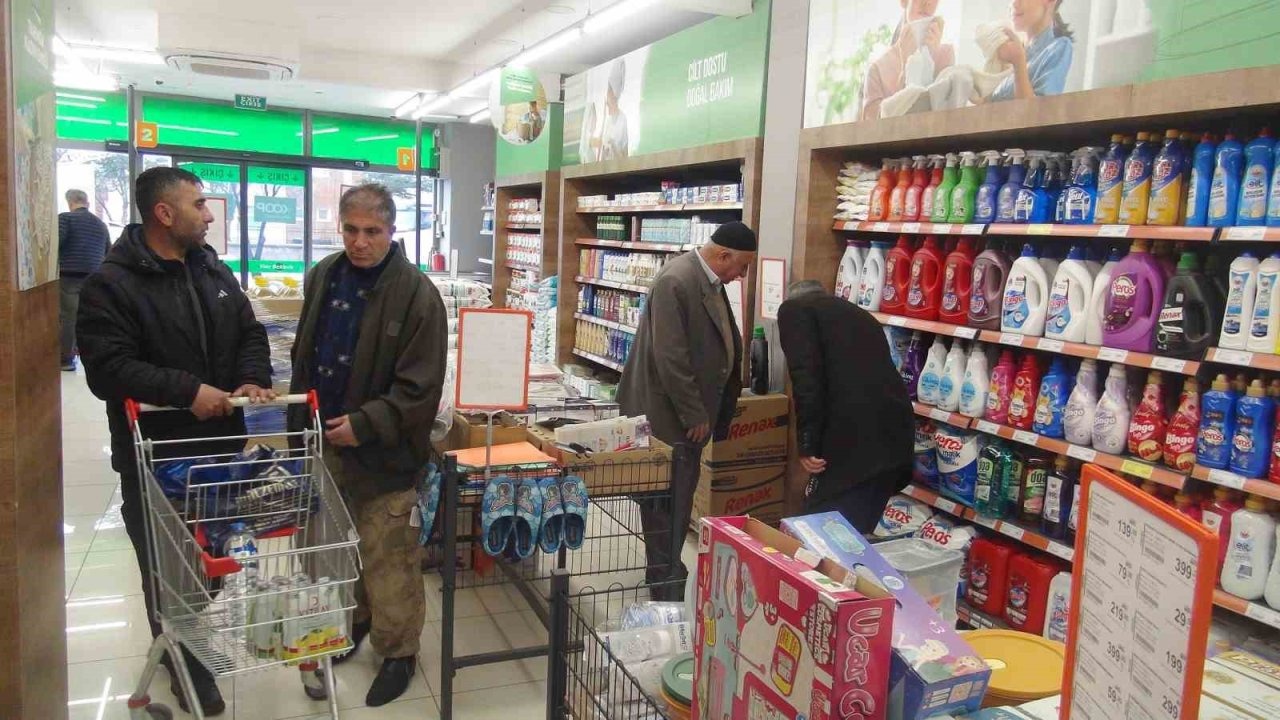 Bitlis'in Ahlat ilçesinde vatandaş boykot çağrısına uymadı