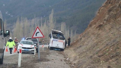 Erzurum Oltu’da servis aracı kaza yaptı: 11 yaralı, 1 ölü