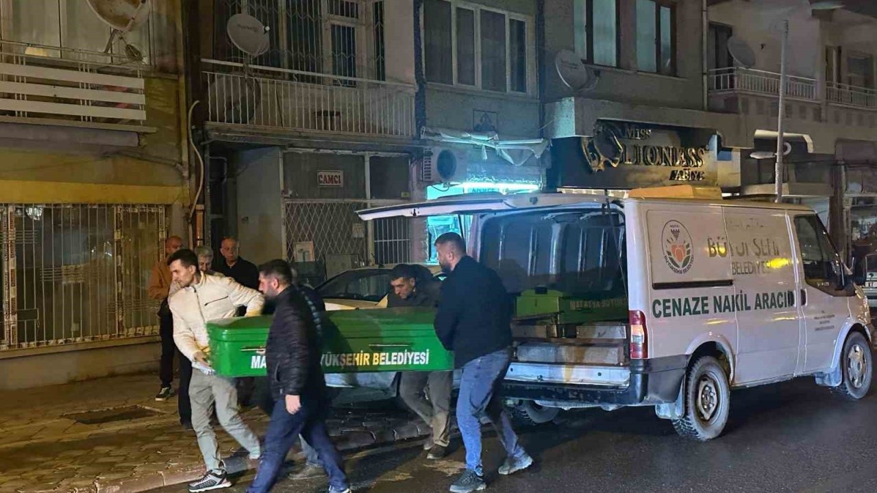 Bir kadın evinde ölü bulundu