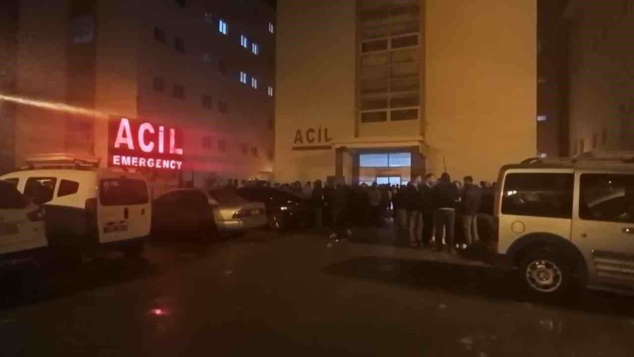 Hakkari’de gök gürültüsüyle yüksekten düşen 2 kişi yaralandı