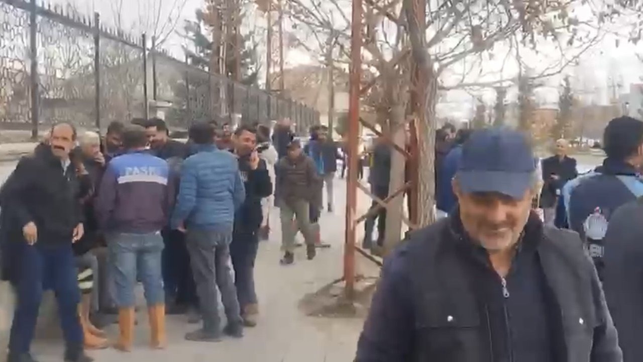 Patnos Belediye’si işçileri ödenmeyen maaşlara karşı ses yükseltti