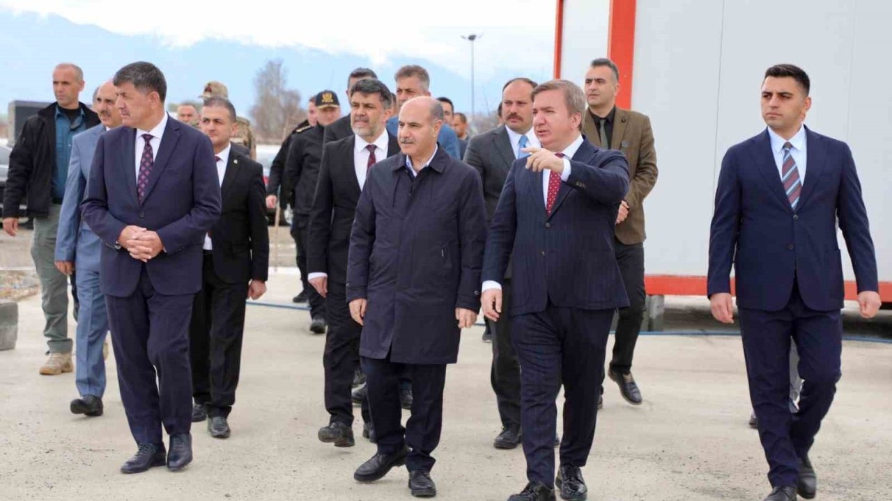 İçişleri Bakan Yardımcısı Aktaş, Sokak Hayvanları Bakım Merkezi ve Doğal Yaşam Alanı’nı inceledi