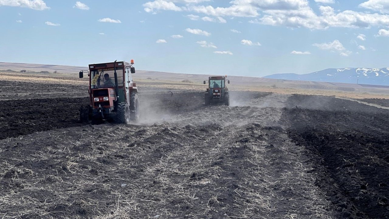 Erzincan’da çiftçiler mesaiye başladı