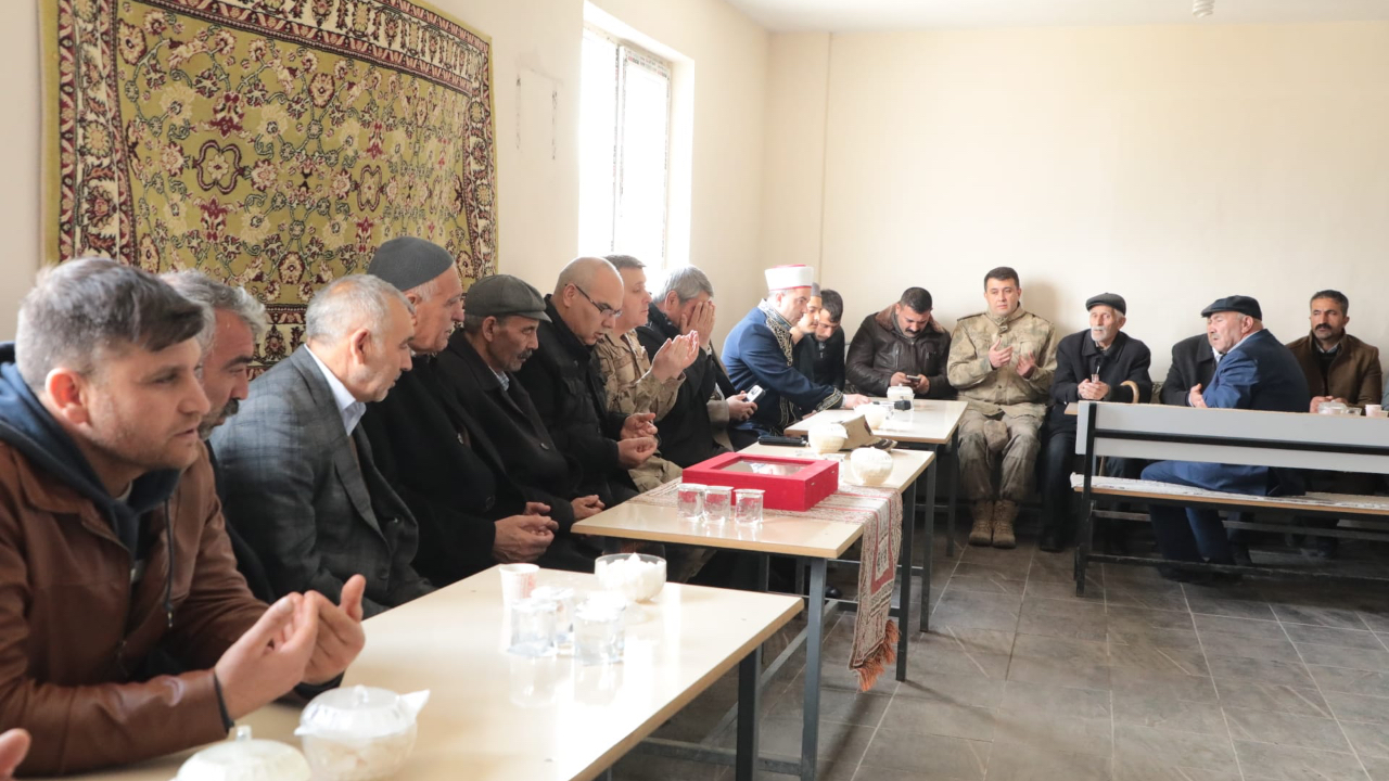 Ağrı Valisi Koç, vefat eden Kıbrıs Gazisi Süleyman Pisil’in ailesine başsağlığı diledi