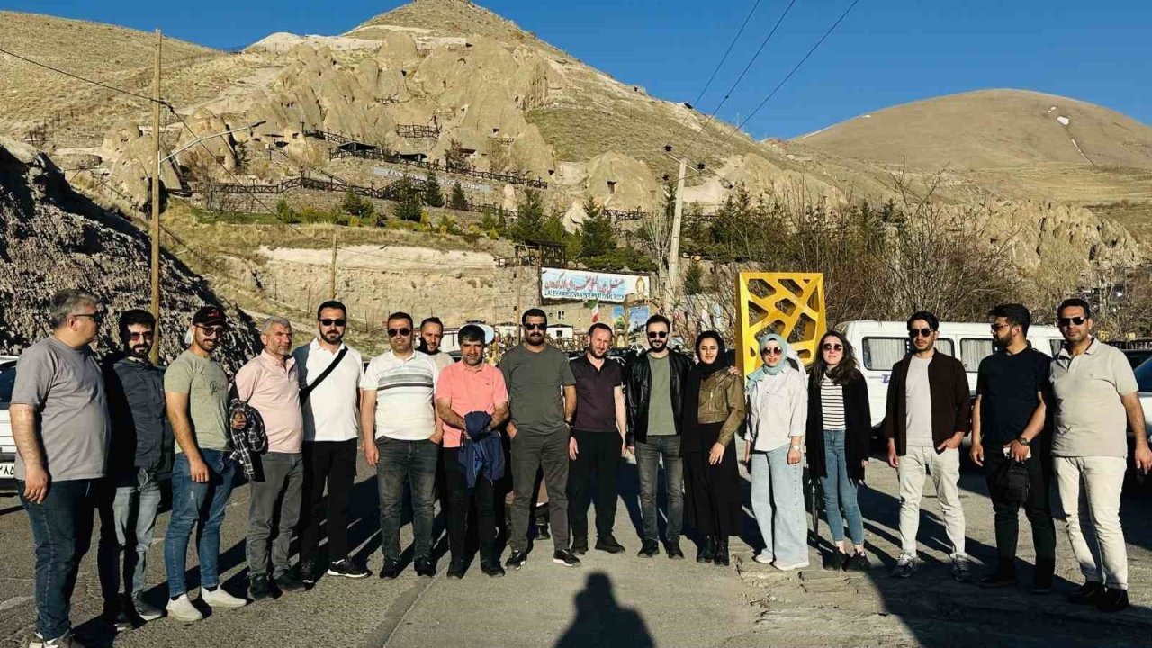 Hakkari Yüksekovalılar Kendovan peribacalarına hayran kaldı