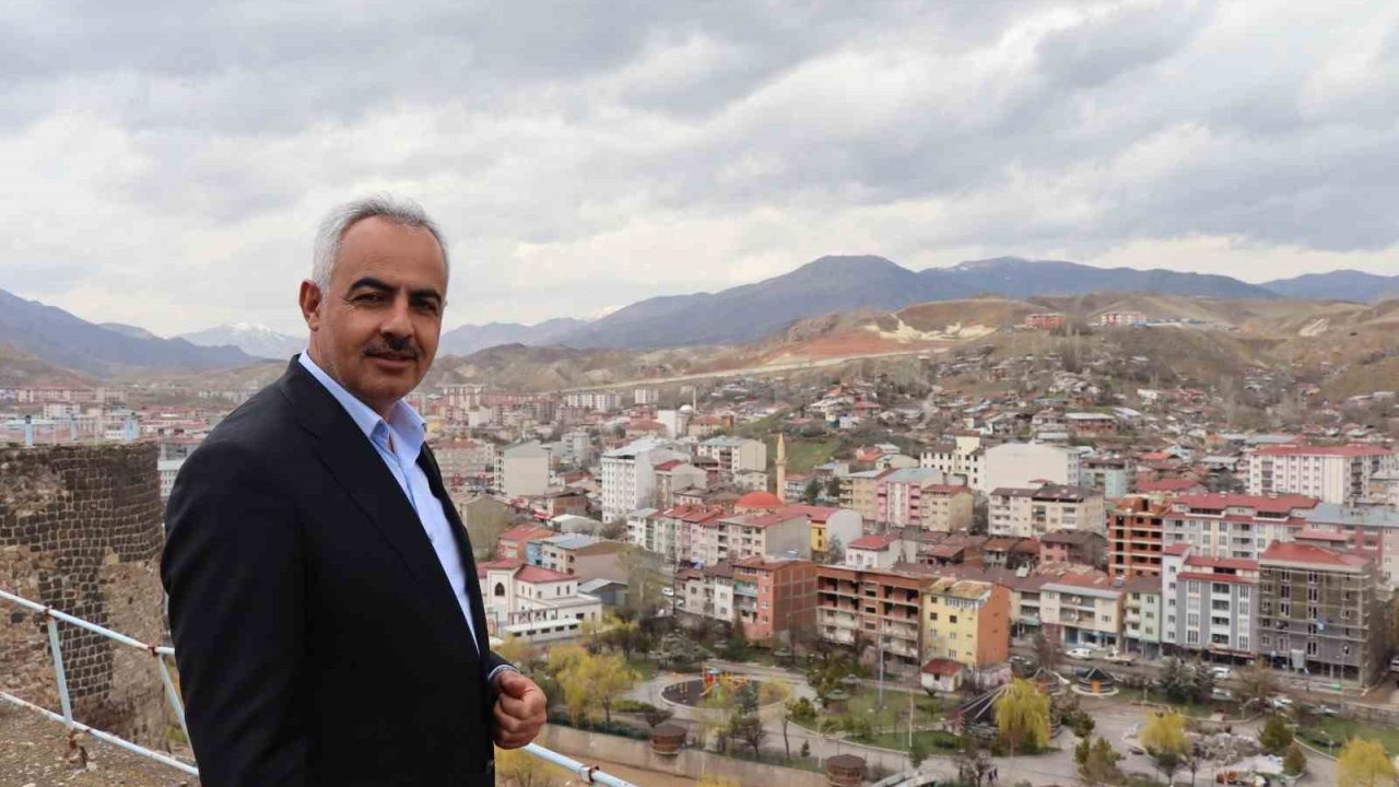 Oltu Belediye Başkanı Adem Çelebi: "Her şey Oltu için"
