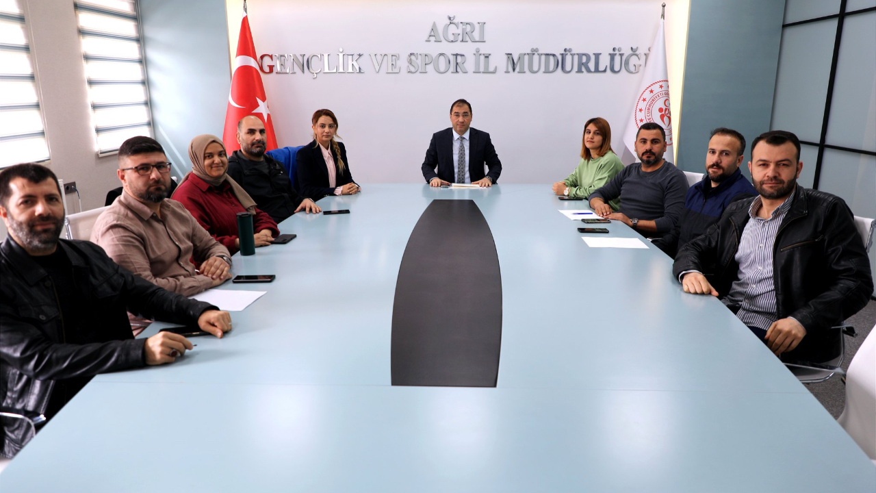 Ağrı’da Gençlik Liderleriyle Değerlendirme ve Planlama Toplantısı