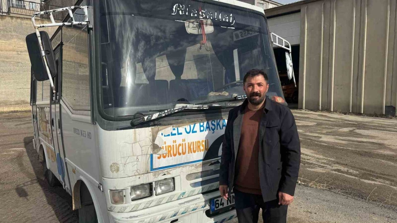 İlginç ticaret: Cep telefonu ile midibüsü takas ettiler