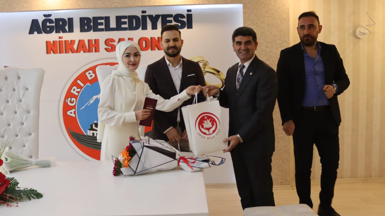 Ağrı’da “Evlenecek Gençlerin Desteklenmesi Projesi” Kapsamında İlk Nikâh Kıyıldı