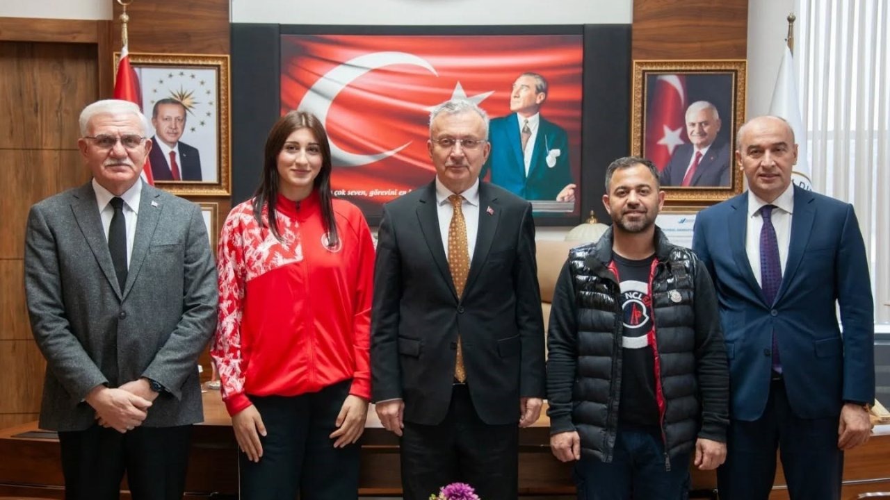 U23 Avrupa şampiyonundan Rektör Levent’e ziyaret