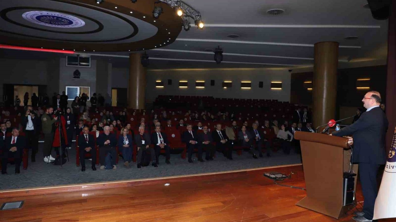 Erzurum Atatürk Üniversitesi’nde "21. Yüzyılın İlk Çeyreğinde Türk Tarihçiliği" çalıştayı