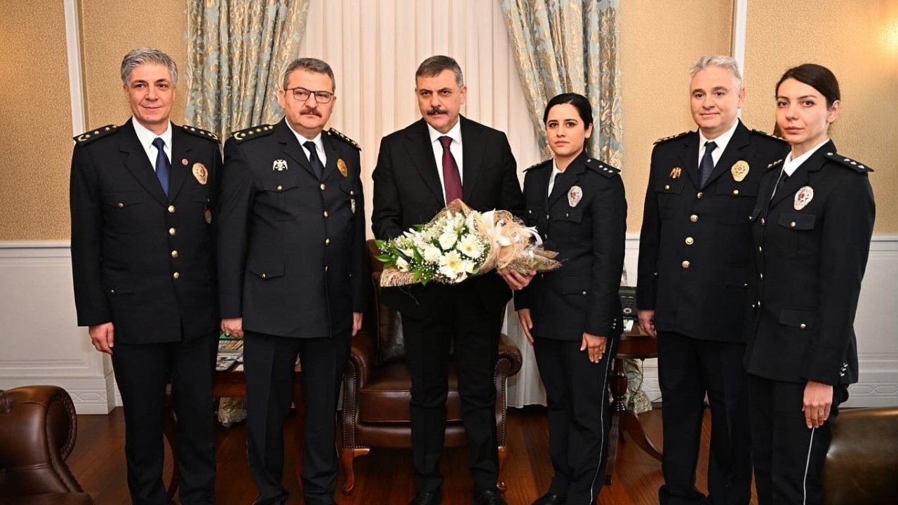 Polisten kuruluş yıl dönümü coşkusu