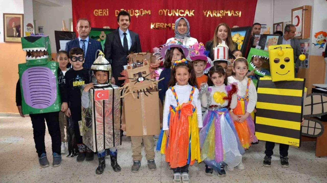 Erzincan Tercan’da geri dönüşüm oyuncak yarışması düzenlendi